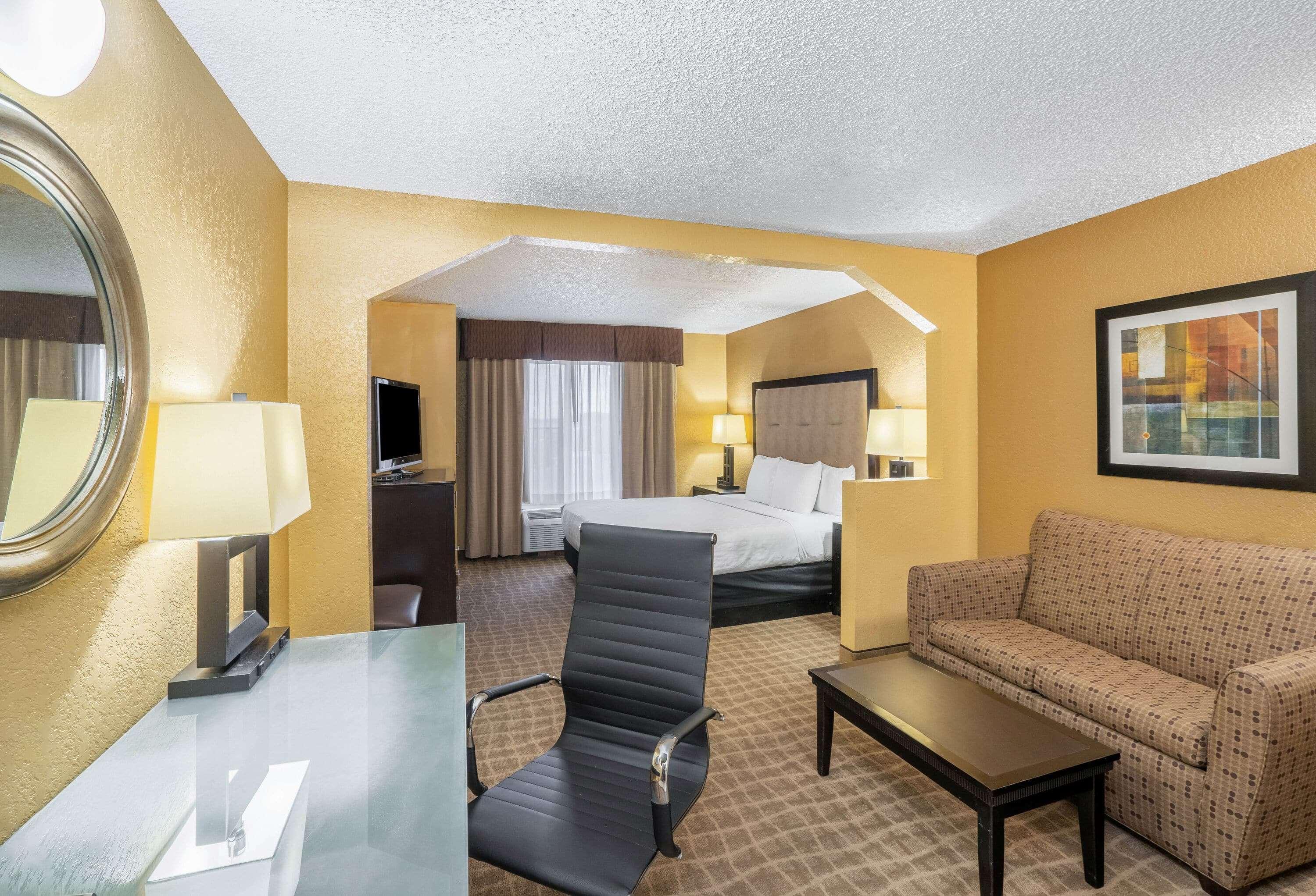 La Quinta By Wyndham Hot Springs Hotel Eksteriør billede