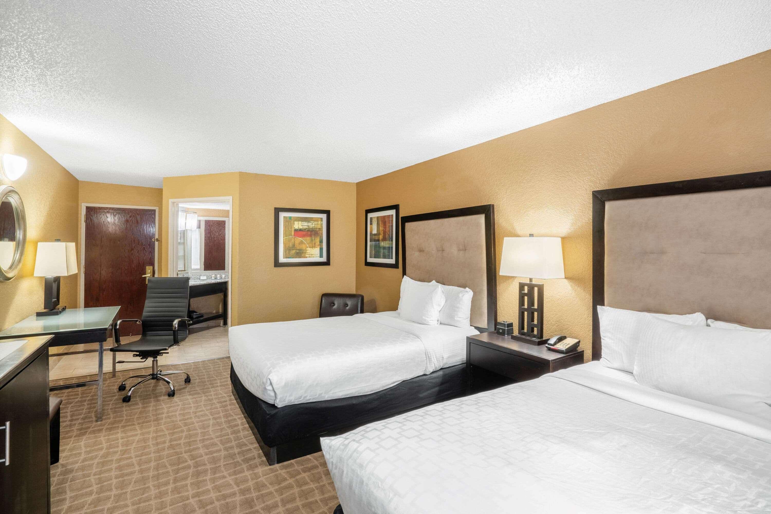 La Quinta By Wyndham Hot Springs Hotel Eksteriør billede
